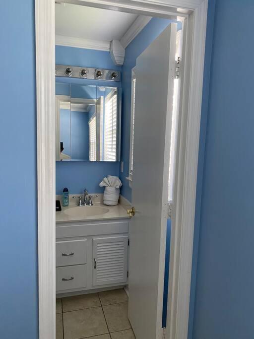 Beach Breeze 3, Pet Friendly, Walking Distance To Atlantic Ocean Free Parking Myrtle Beach Exterior photo